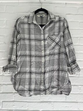 Old Navy Gray Plaid Button-Down Shirt